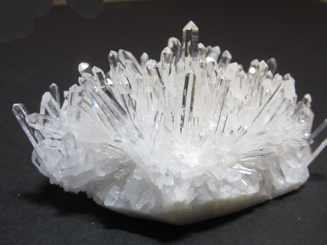 四川省産の水晶原石 水晶クラスター